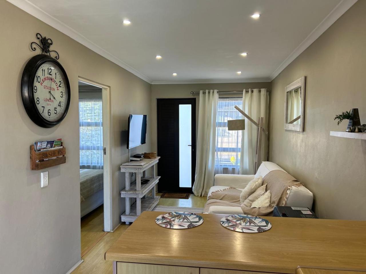 Apartment 10 On Ou Kraal *
